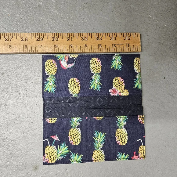 Vera Bradley Checkbook Cover Toucan Party - Picture 8 of 8